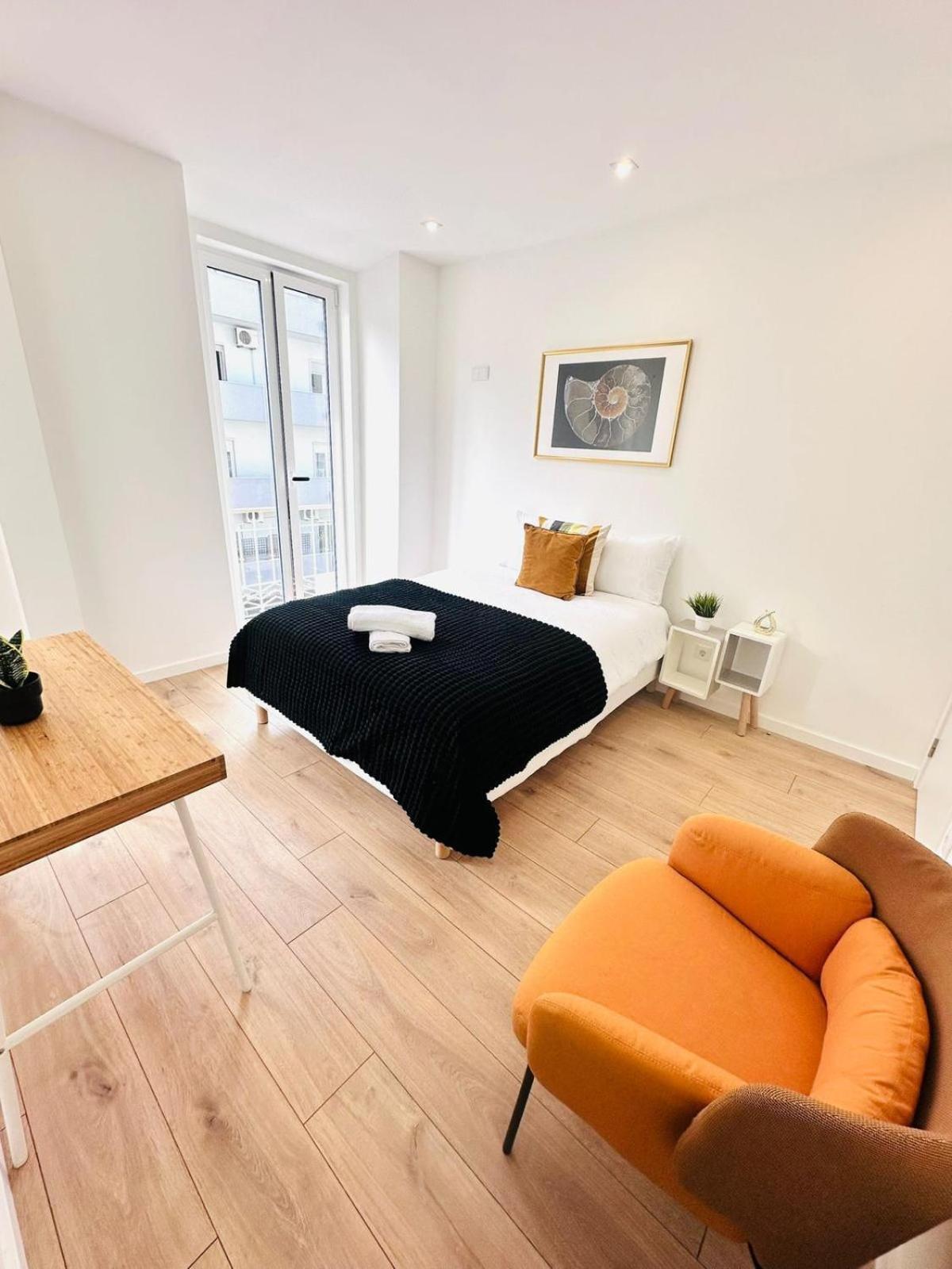 Center 3 Bedroom Flat Next To Avenida Almirante Reis * Lisboa