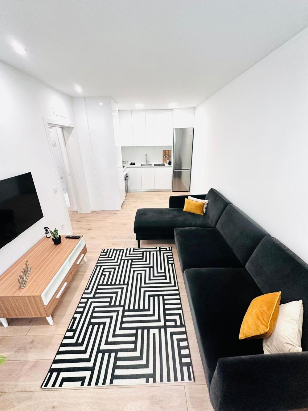 Center 3 Bedroom Flat Next To Avenida Almirante Reis * Lisboa